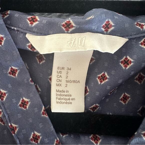 H&M Lightweight Long-Sleeve Diamond Print Blouse Womens 2/XS - Picture 5 of 6